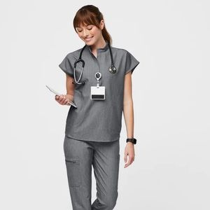 GRAPHITE Figs scrub set